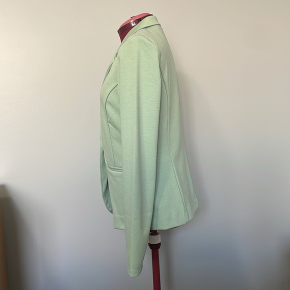 TALL Pistachio green lightweight jersey blazer - Picture 3 of 9